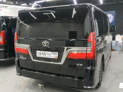 Тонирование минивена Toyota HI-ACE