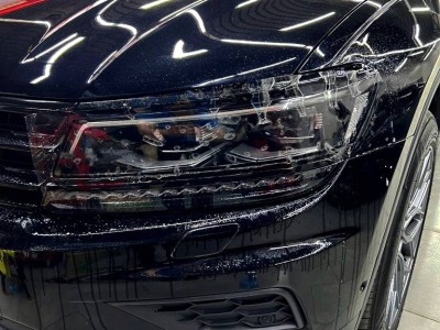 Тонирование передней и задней оптики Volkswagen Tiguan