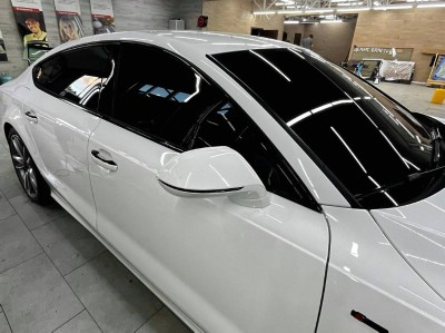 Тонирование передних опускных стекол и антихром на автомобиле Audi A7