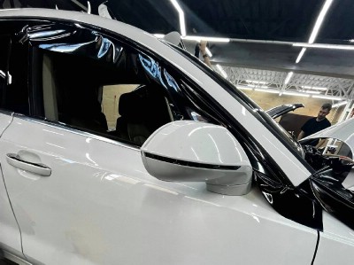 Тонирование передних опускных стекол и антихром на автомобиле Audi A7