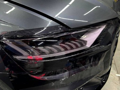 Тонирование передних стёкол и затемнение передней оптики Audi Q8