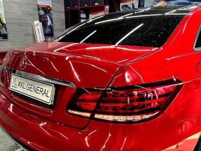 tonirovanie-zadnej-optiki--i-lobovogo-stekla-mercedes-e-class