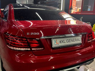 tonirovanie-zadnej-optiki--i-lobovogo-stekla-mercedes-e-class