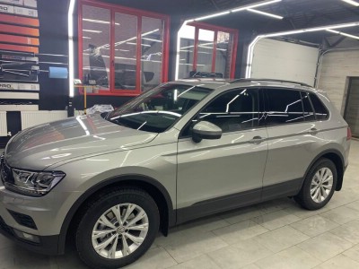 Тонирование задней полусферы Volkswagen Tiguan