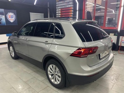 Тонирование задней полусферы Volkswagen Tiguan