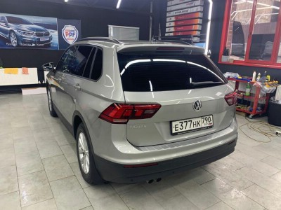 Тонирование задней полусферы Volkswagen Tiguan