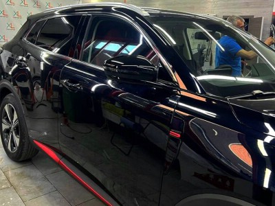 tonirovanie-zadnej-polusfery-05-i-perednix-stekol-atermalnoj-plenkoj-changan-cs55-plus