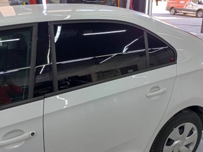 Тонирование задней полусферы 15% SUNCANTROL на Volkswagen POLO