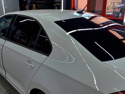 Тонирование задней полусферы 15% SUNCANTROL на Volkswagen POLO