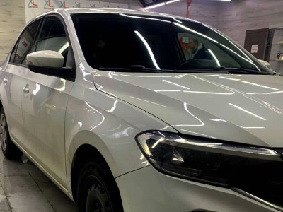 Тонирование задней полусферы 5% пленкой SUNCONTROL Volkswagen Polo