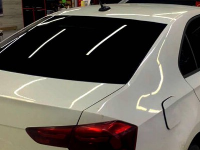 Тонирование задней полусферы 5% пленкой SUNCONTROL Volkswagen Polo
