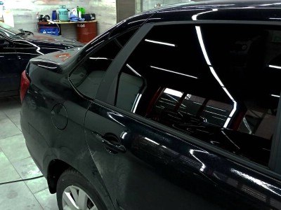 Тонирование задней полусферы 5% плёнкой SUNCONTROL Lada Granda