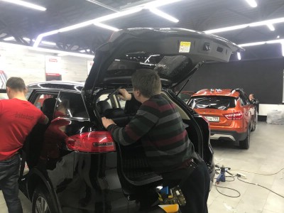 Тонирование задней полусферы Geely Atlas