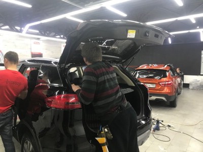 Тонирование задней полусферы Geely Atlas