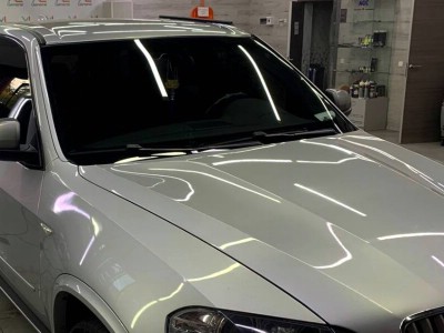 Тонирование задней полусферы и 2х передних опускных стекол 5% BMW X5