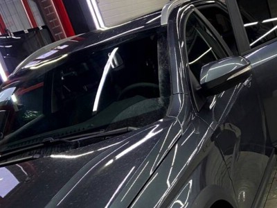Тонирование задней полусферы и бронь фар на автомобиле Lada Vesta
