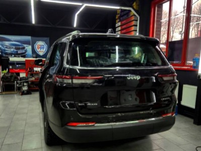 Тонирование задней полусферы Jeep Grand Cherokee 2021