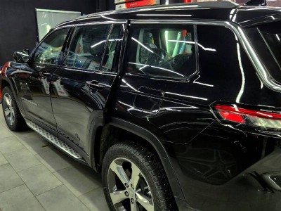 Тонирование задней полусферы Jeep Grand Cherokee 2021