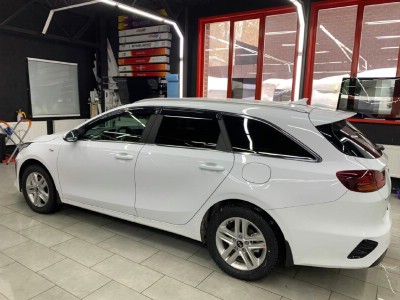 Тонирование задней полусферы Kia Ceed Wagon