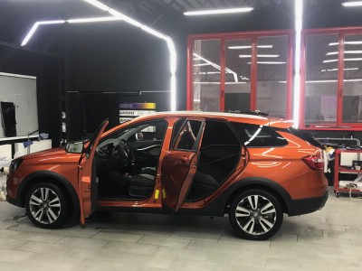 Тонирование задней полусферы Lada Vesta SW Cross