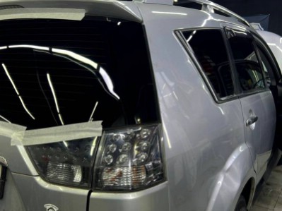 Тонирование задней полусферы Mitsubishi Outlander XL