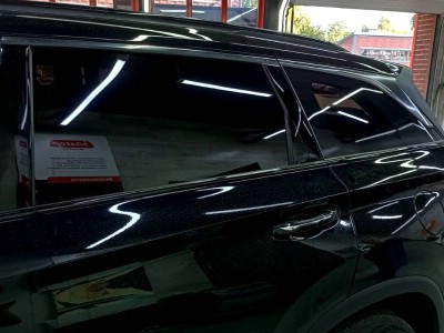 Тонирование задней полусферы на автомобиле CHANGAN 5% SUNCONTROL