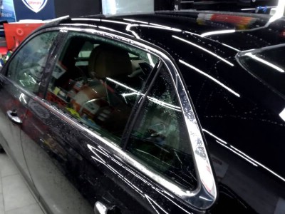 Тонирование задней полусферы на автомобиле KIA GENESIS пленкой SUNCONTROL 5%