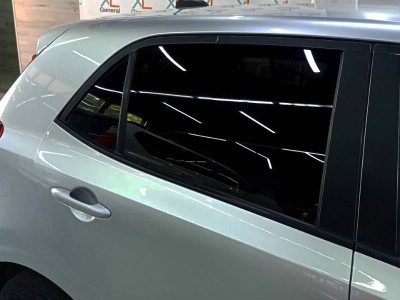 Тонирование задней полусферы на автомобиле KIA PICKANTO 15% SUNCONTROL