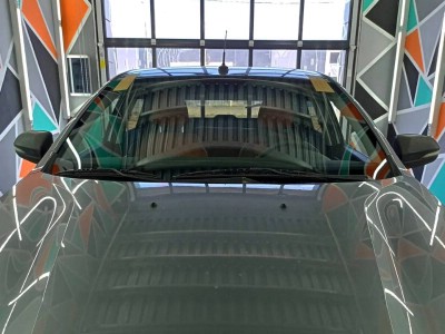 Тонирование задней полусферы на автомобиле LADA VESTA 15% SUNCONTROL