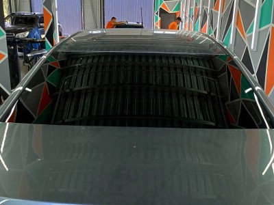 Тонирование задней полусферы на автомобиле LADA VESTA 15% SUNCONTROL