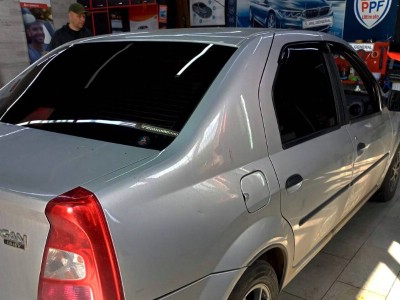 Тонирование задней полусферы на автомобиле RENAULT LOGAN 5% SUNCONTROL