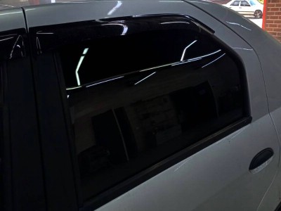 Тонирование задней полусферы на автомобиле RENAULT LOGAN 5% SUNCONTROL