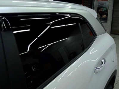 Тонирование задней полусферы пленкой SUNCONTROL 5% на автомобиле Hyundai Greta