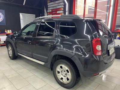 Тонирование задней полусферы Renault Duster 5D HB