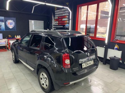 Тонирование задней полусферы Renault Duster 5D HB