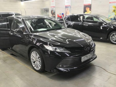 Тонирование задней полусферы Toyota Camry 2018-