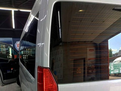 Тонирование задней полусферы Toyota Hiace