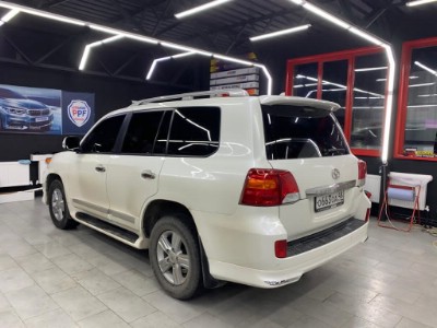 Тонирование задней полусферы Toyota Landcruiser (J200) V8 2008-