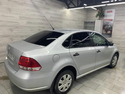 Тонирование задней полусферы Volkswagen Polo 2009-