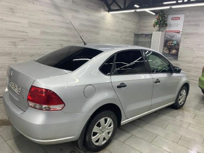 Тонирование задней полусферы Volkswagen Polo 2009-