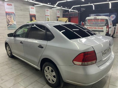 Тонирование задней полусферы Volkswagen Polo 2009-