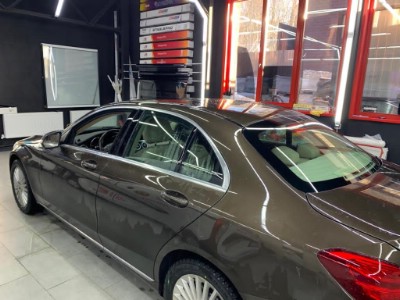 Тонирование задней полусферы Mercedes W205, C-Class СД УН 2015-