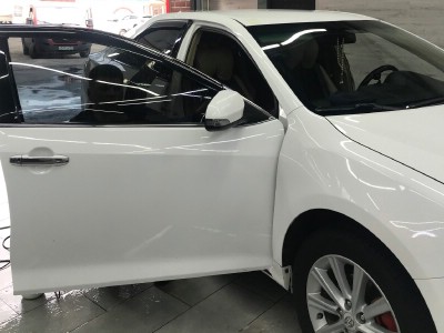 Тонирование задней полусферы Toyota Camry V50 