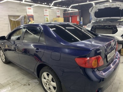 Тонирование задней полусферы остекления авто Toyota Corolla 120 2004-2007