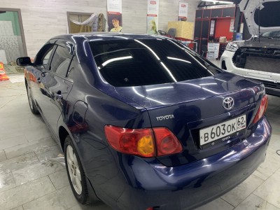 Тонирование задней полусферы остекления авто Toyota Corolla 120 2004-2007