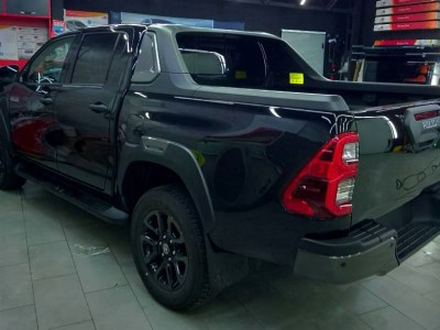 Тонирование задней полусферы Toyota Hilux