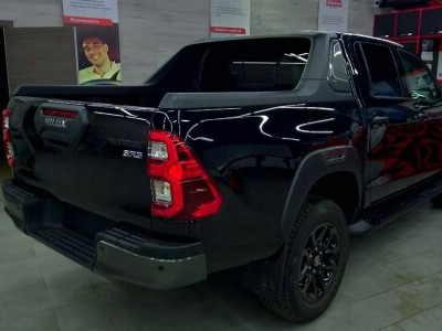 Тонирование задней полусферы Toyota Hilux