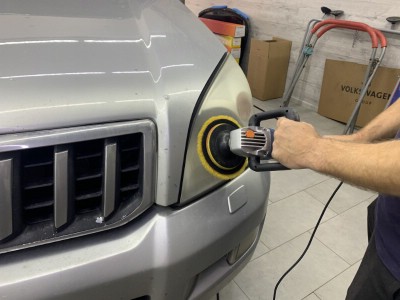 Полировка фар головного освещения Toyota LandcruisER (120) Prado