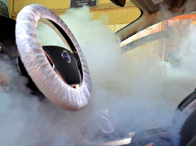 Удаление запахов в салоне