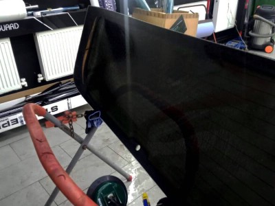 Установка и тонирование в два слоя пленкой Suncontrol 5% на автомобиле Peugeot 308SV